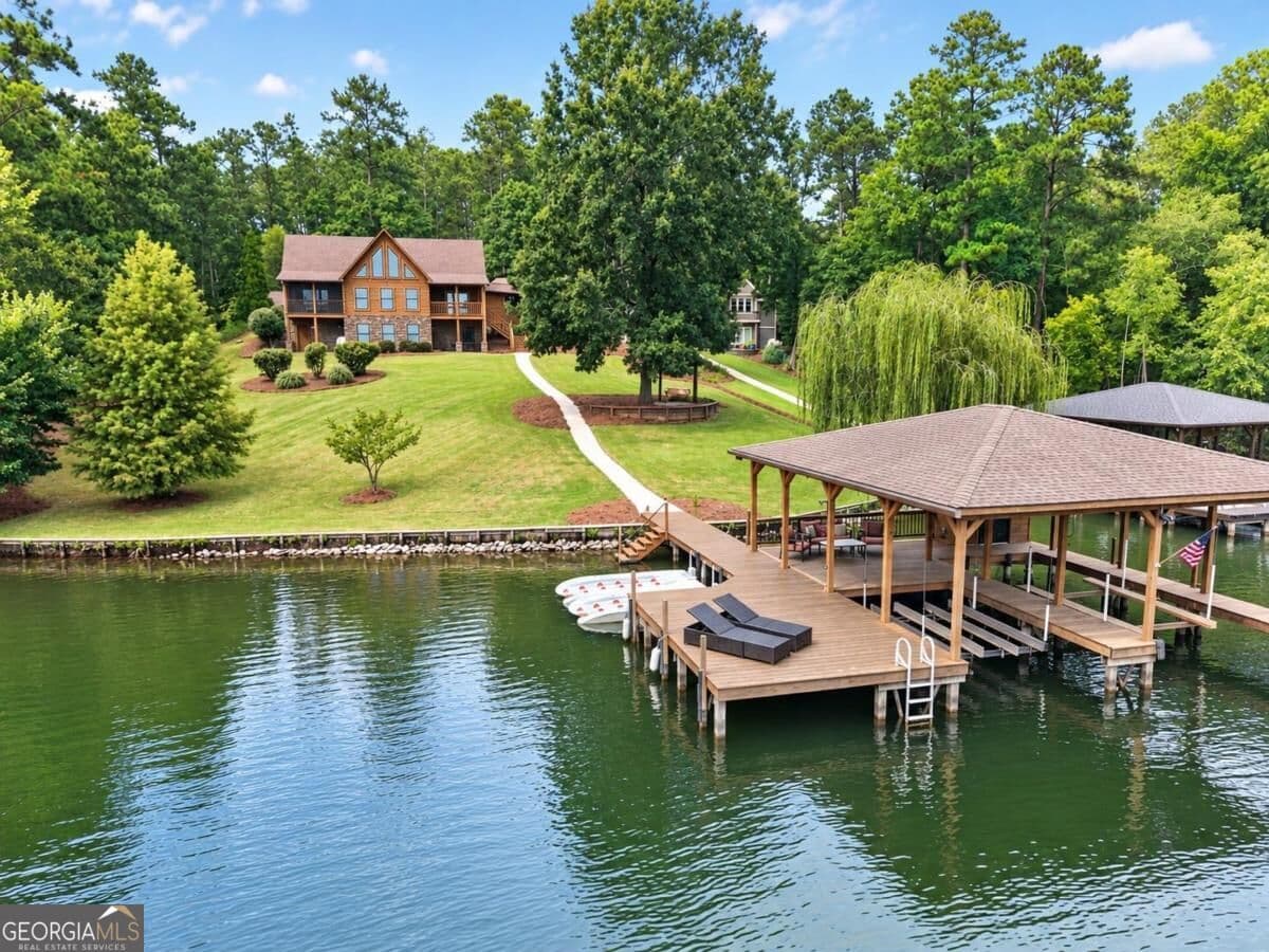 5 bedroom, 2.5 bathroom, 3,798 sq ft cabin,single family residence for sale at 237 Chicory Road, Milledgeville, GA 31061 — photo 2