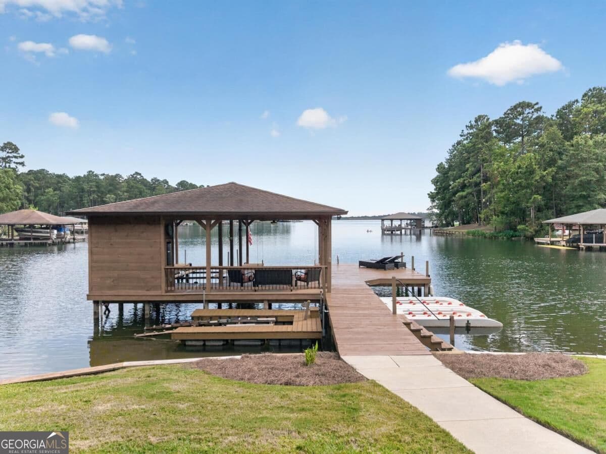 5 bedroom, 2.5 bathroom, 3,798 sq ft cabin,single family residence for sale at 237 Chicory Road, Milledgeville, GA 31061 — photo 6