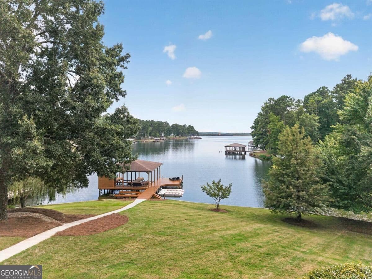 5 bedroom, 2.5 bathroom, 3,798 sq ft cabin,single family residence for sale at 237 Chicory Road, Milledgeville, GA 31061 — photo 5