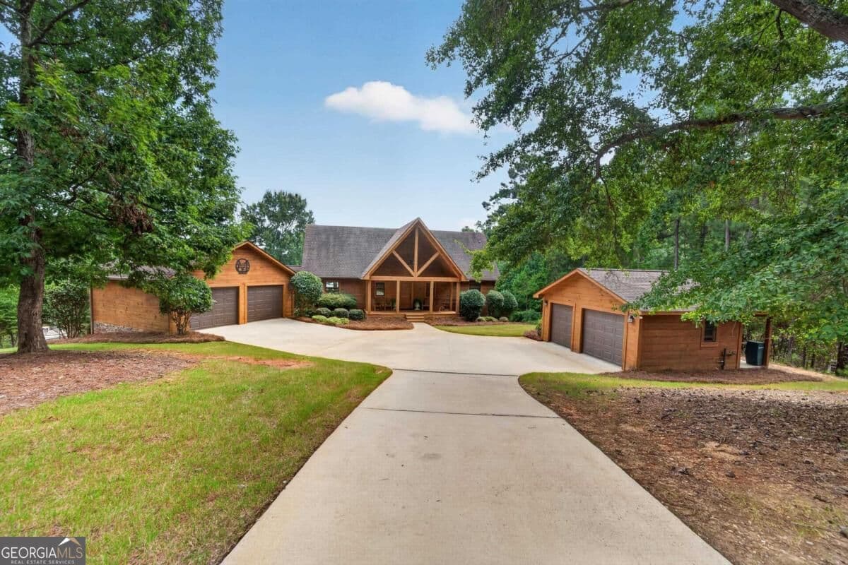 5 bedroom, 2.5 bathroom, 3,798 sq ft cabin,single family residence for sale at 237 Chicory Road, Milledgeville, GA 31061 — photo 10