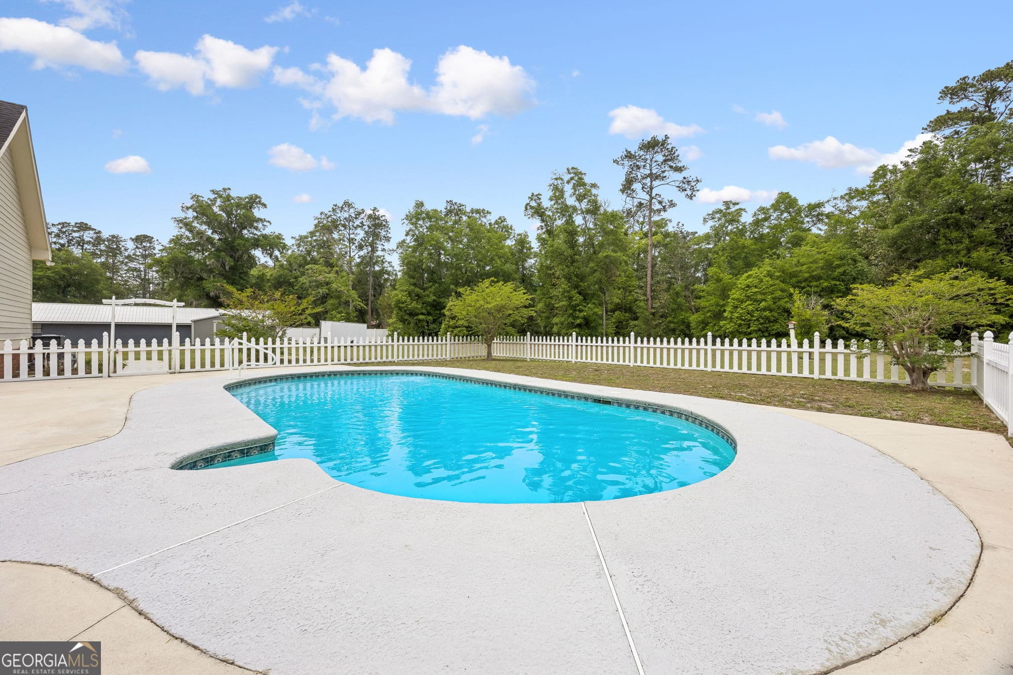5 bedroom, 3 bathroom, 4,073 sq ft single family residence under contract at 315 Martin Street, Folkston, GA 31537 — photo 2