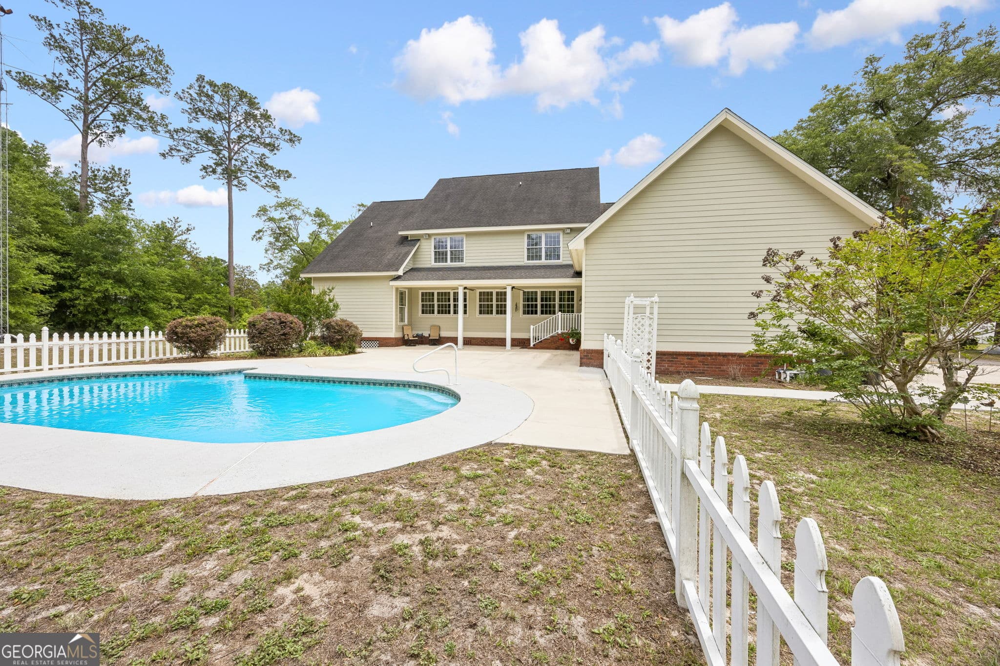 5 bedroom, 3 bathroom, 4,073 sq ft single family residence under contract at 315 Martin Street, Folkston, GA 31537