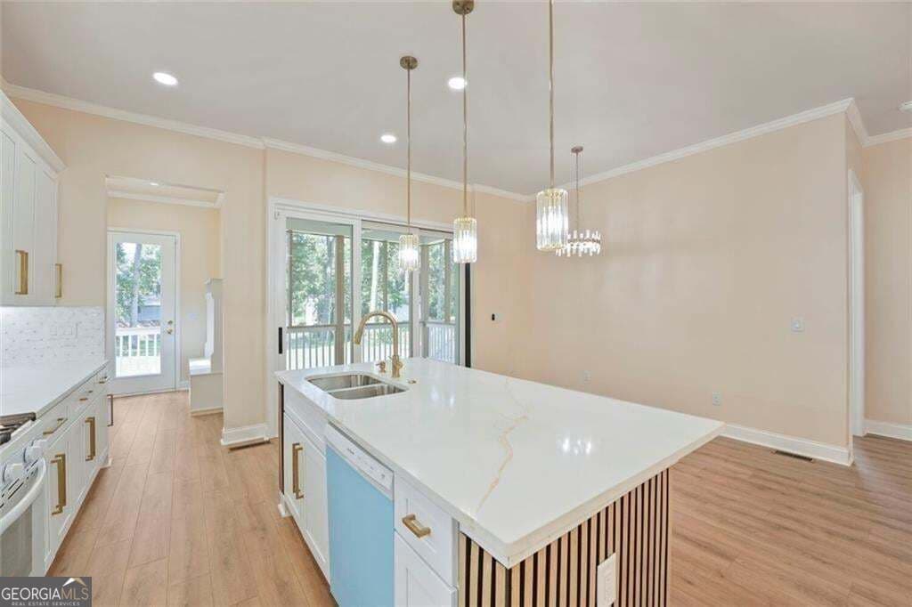 7 bedroom, 4 bathroom, 3,400 sq ft single family residence for sale at 3395 Lee Place, Atlanta, GA 30349 — photo 4
