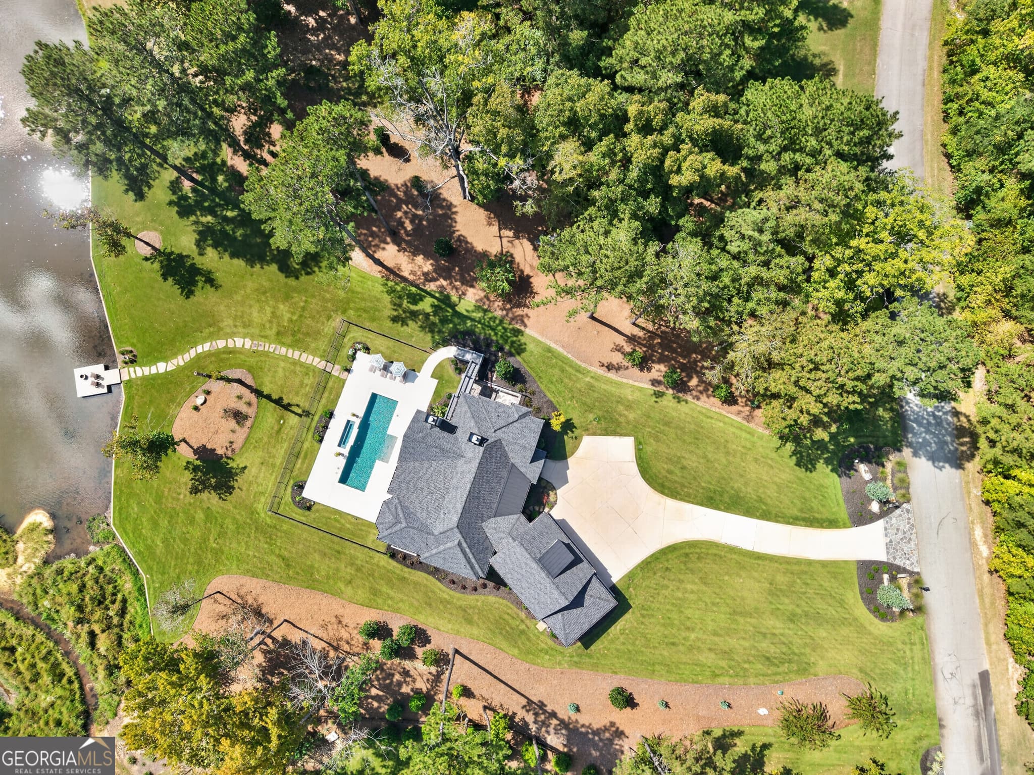 5 bedroom, 4.5 bathroom, 4,128 sq ft single family residence for sale at 1041 Forrest Highlands, Greensboro, GA 30642 — photo 3