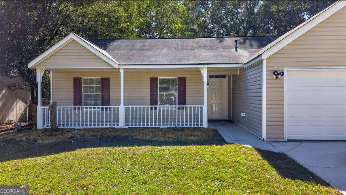 3 bedroom, 2 bathroom, 1,483 sq ft single family residence for sale at 3549 Clearview Drive, Rex, GA 30273 — photo 2