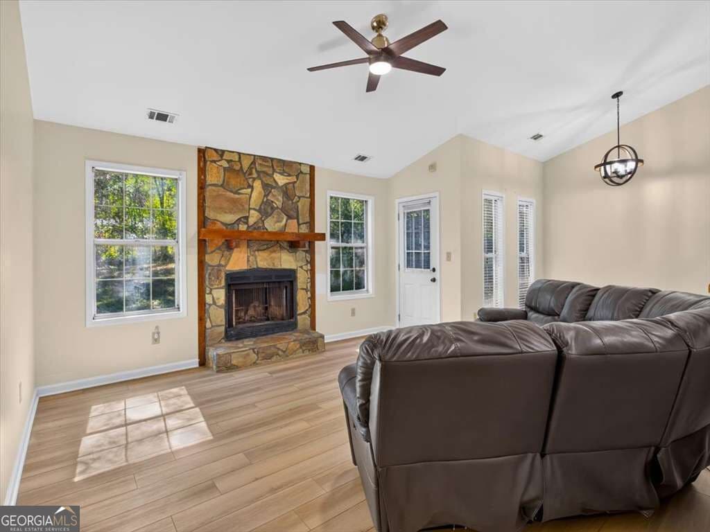 3 bedroom, 2 bathroom, 1,483 sq ft single family residence for sale at 3549 Clearview Drive, Rex, GA 30273 — photo 9