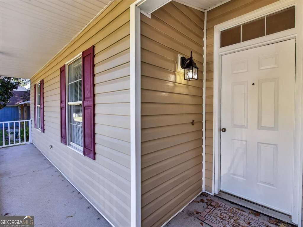 3 bedroom, 2 bathroom, 1,483 sq ft single family residence for sale at 3549 Clearview Drive, Rex, GA 30273 — photo 4