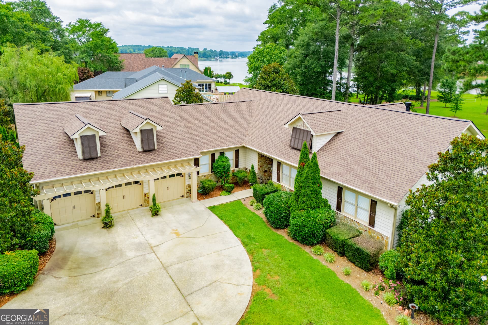 6 bedroom, 4.5 bathroom, 4,090 sq ft single family residence sold at 2832 England Road, Lincoln, AL 35096