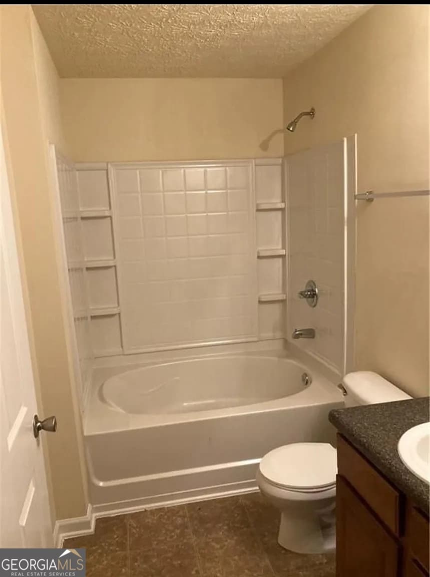 3 bedroom, 2 bathroom, 1,232 sq ft condominium for sale at 1303 Fairington Club Drive, Lithonia, GA 30038 — photo 6