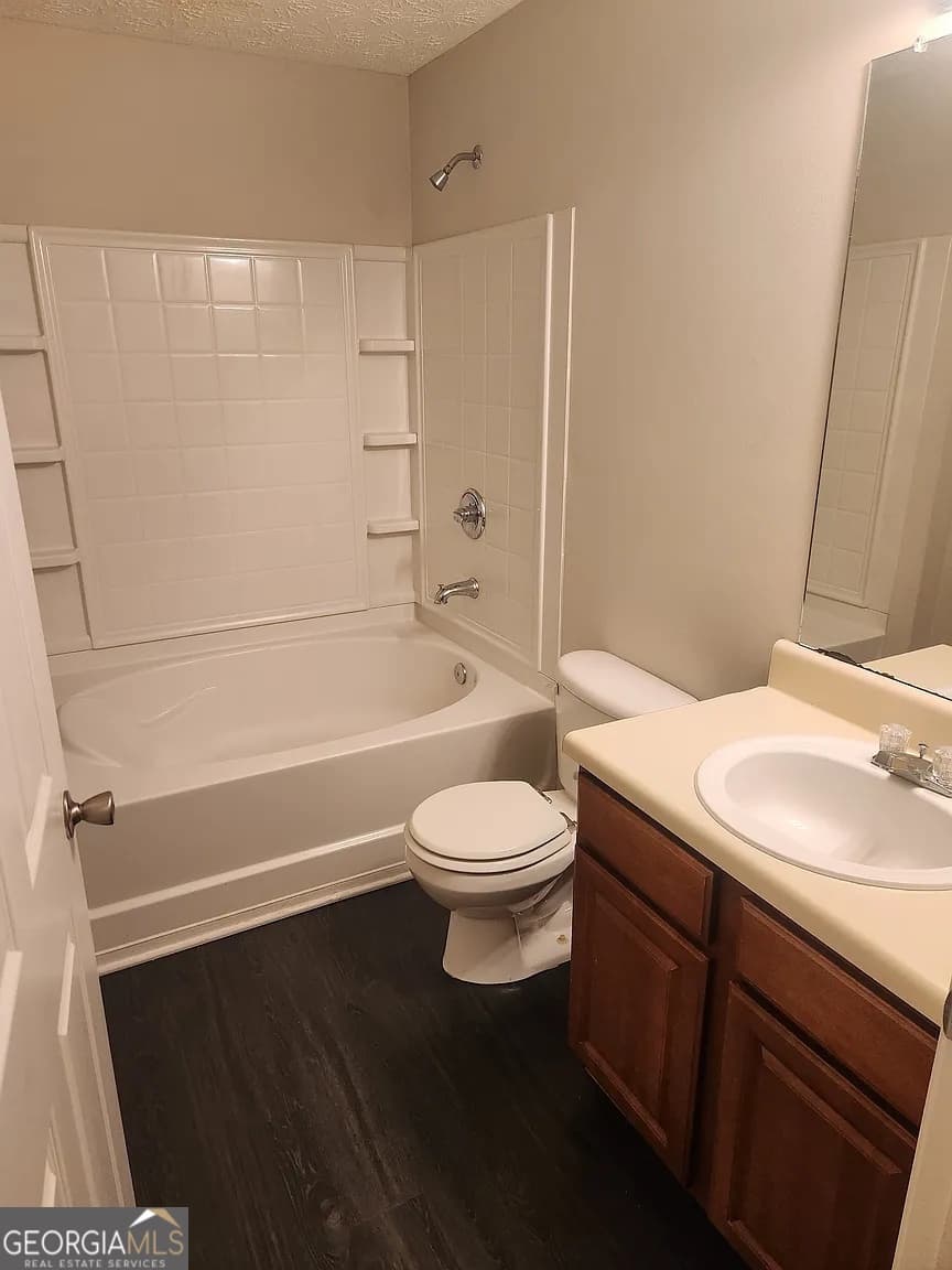 3 bedroom, 2 bathroom, 1,232 sq ft condominium for sale at 1303 Fairington Club Drive, Lithonia, GA 30038 — photo 10