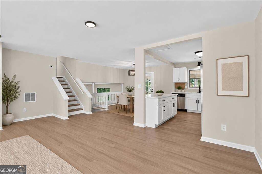 3 bedroom, 2.5 bathroom, 1,965 sq ft single family residence for sale at 1307 Heritage Court, Hampton, GA 30228 — photo 3