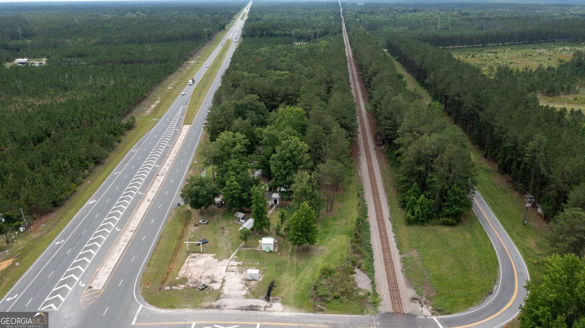2 bedroom, 1 bathroom, 900 sq ft single family residence for sale at 5507 Highway 1 Highway LOTS 1 & 2, Folkston, GA 31537