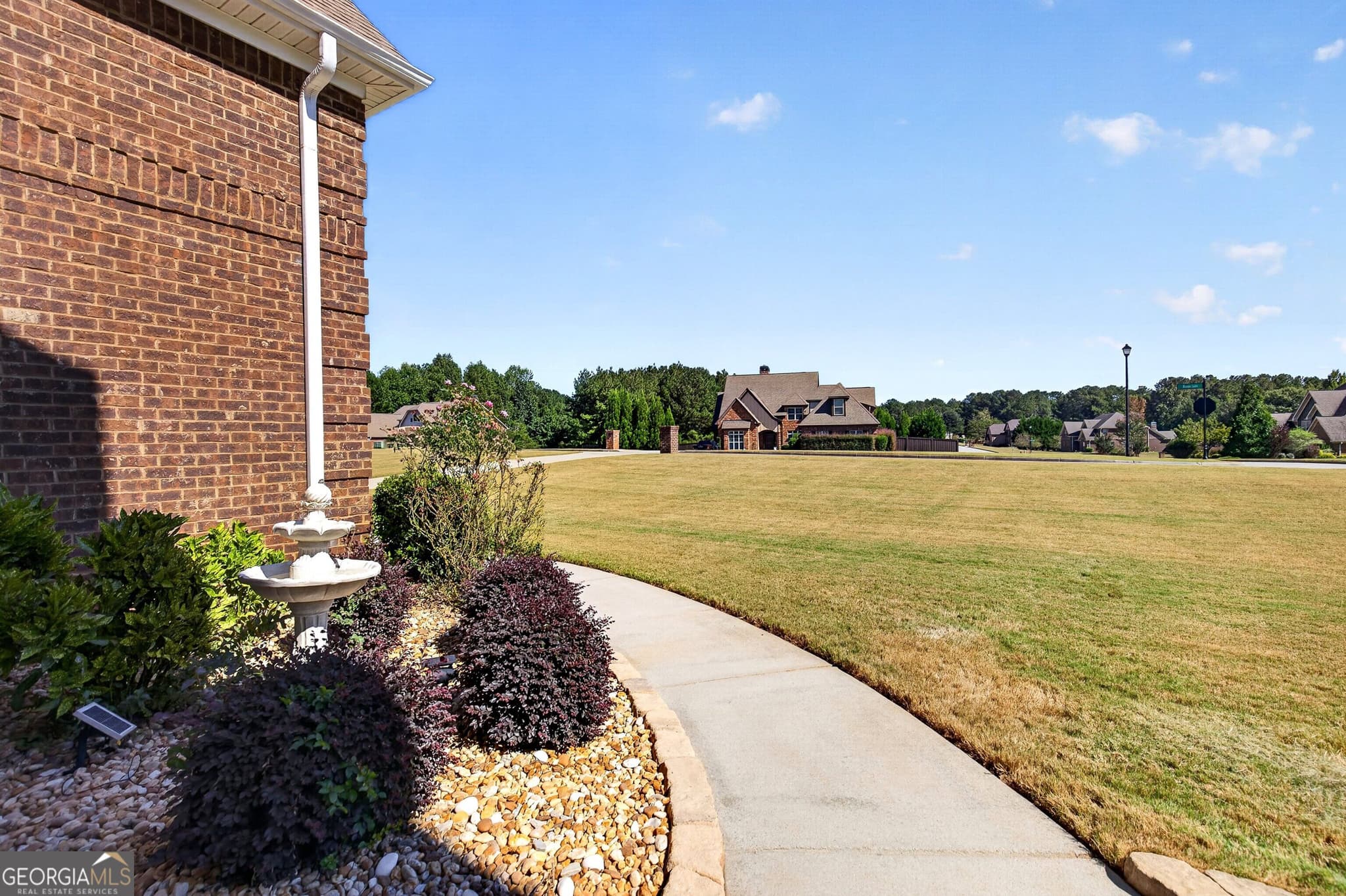7 bedroom, 5 bathroom, 5,779 sq ft single family residence for sale at 52 Ranan Lane, Newnan, GA 30263 — photo 7