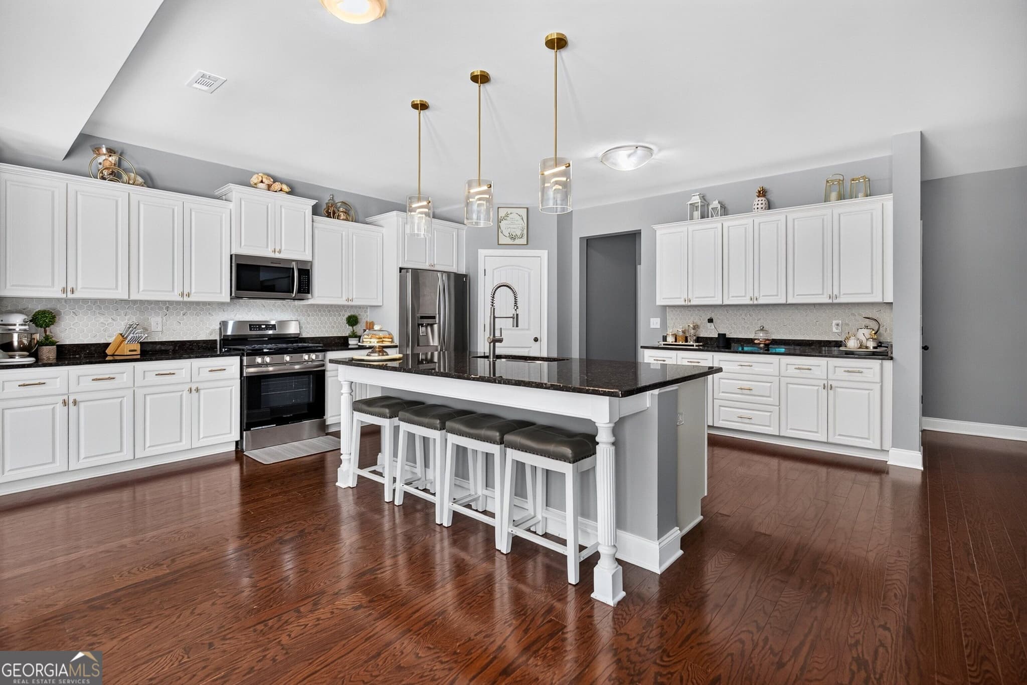 7 bedroom, 5 bathroom, 5,779 sq ft single family residence for sale at 52 Ranan Lane, Newnan, GA 30263 — photo 3