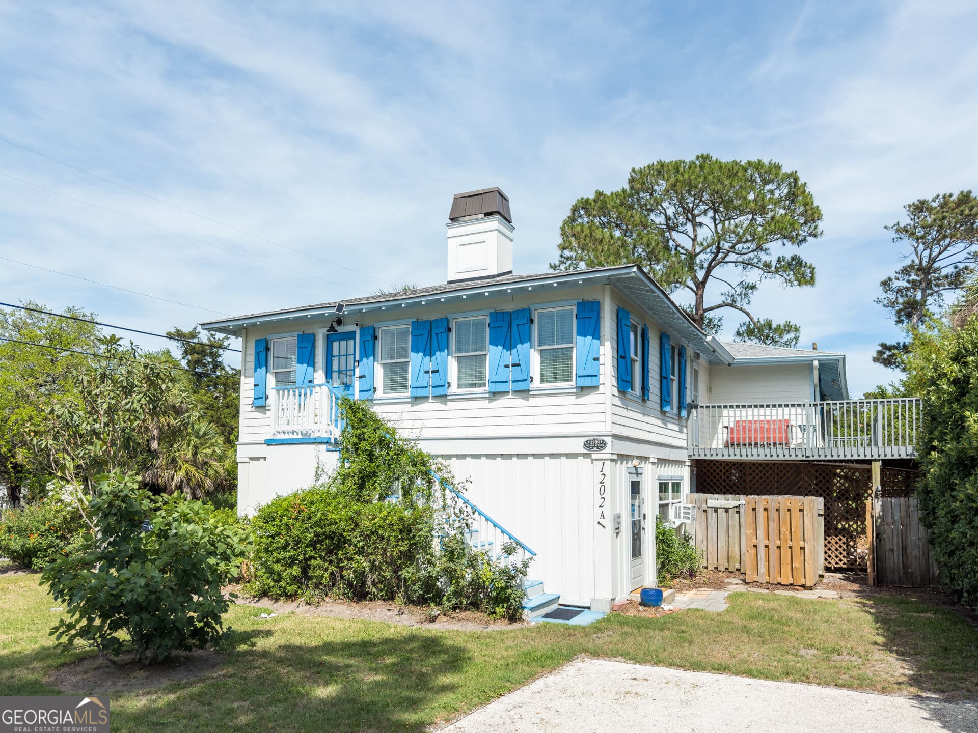 1 bedroom, 1 bathroom, 595 sq ft apartment for rent at 1202 Miller Avenue, Tybee Island, GA 31328 for $2,050 a month — photo 1 of 16