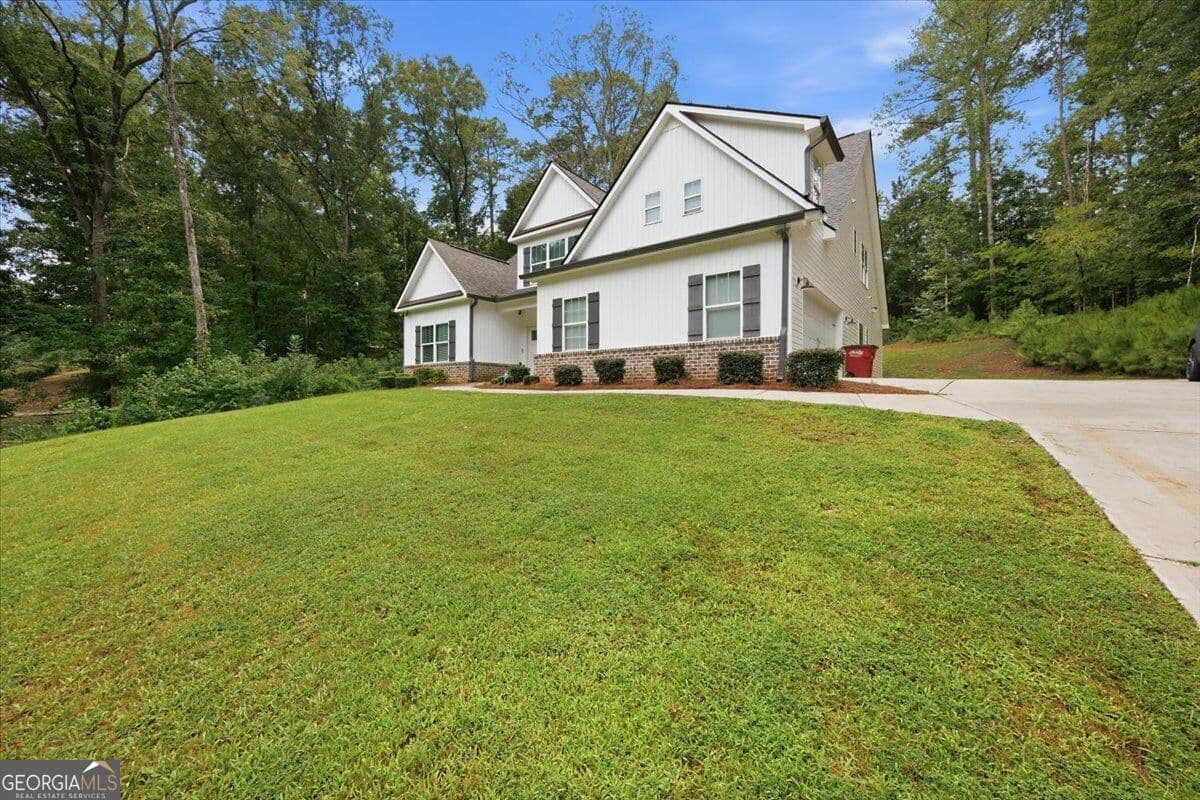 5 bedroom, 3.5 bathroom, 2,536 sq ft single family residence for sale at 5940 Wesleyan Drive, Macon, GA 31210 — photo 3