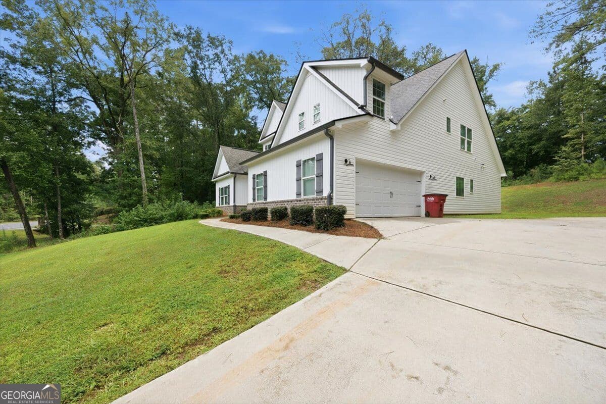 5 bedroom, 3.5 bathroom, 2,536 sq ft single family residence for sale at 5940 Wesleyan Drive, Macon, GA 31210 — photo 5