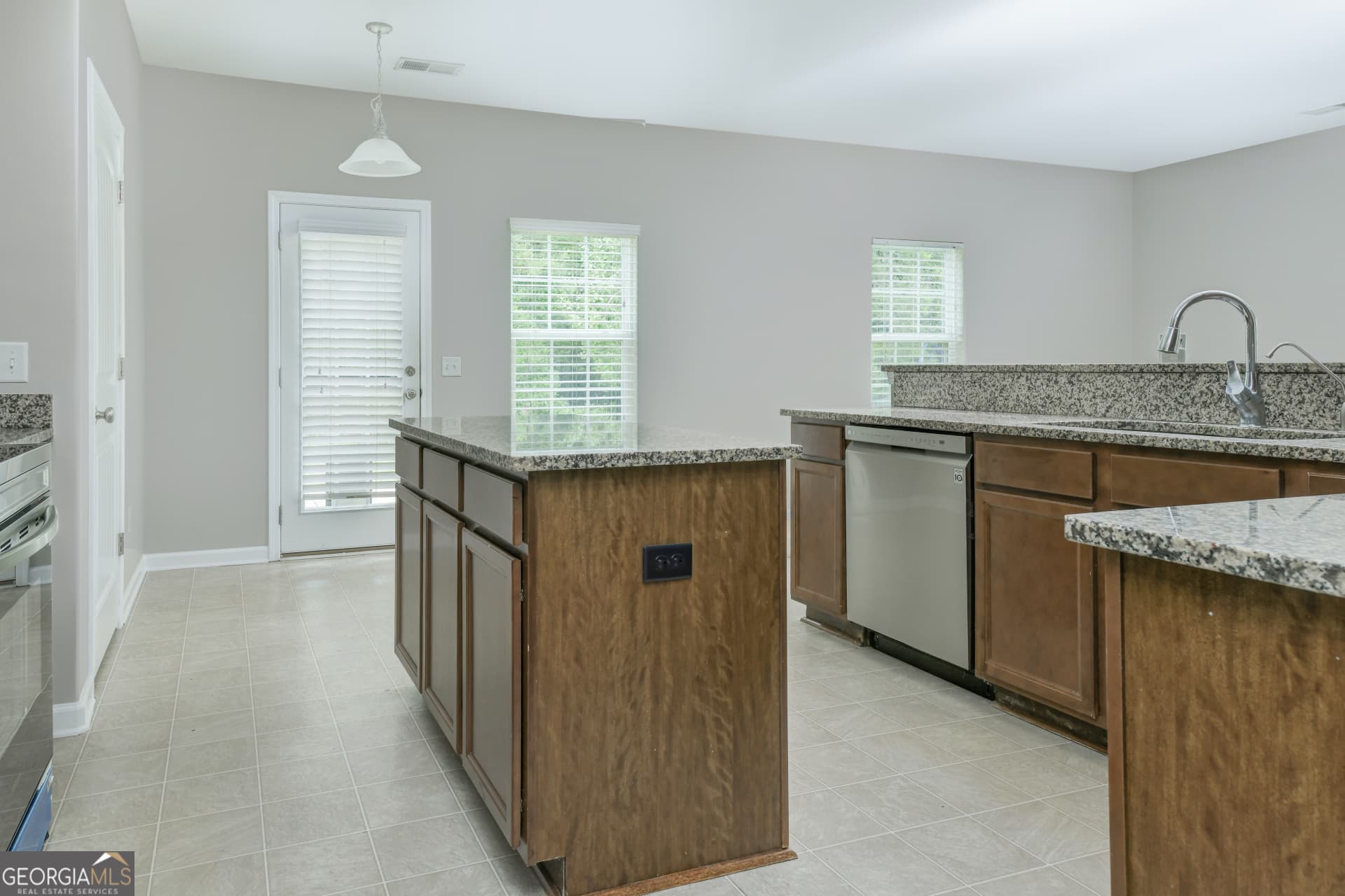 5 bedroom, 3 bathroom, 2,940 sq ft single family residence for sale at 122 Brooklet Circle, St. Marys, GA 31558 — photo 8