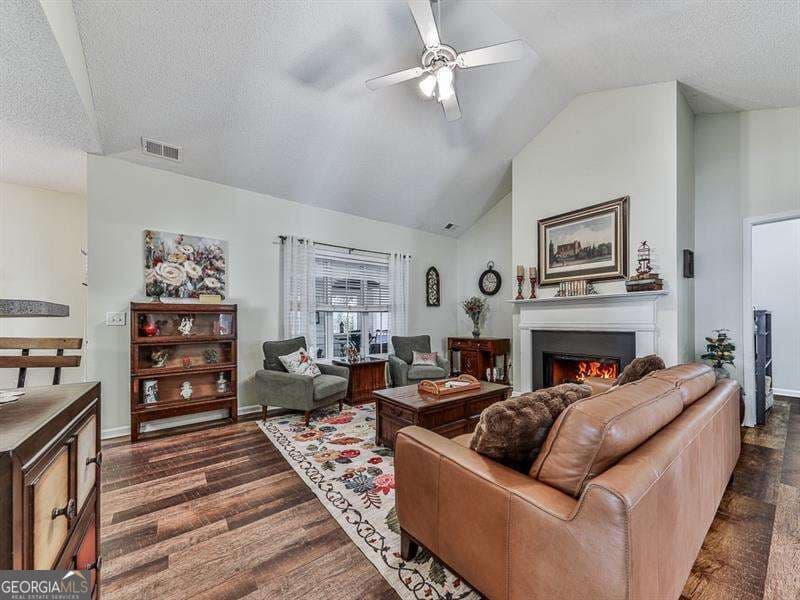 3 bedroom, 2 bathroom, 1,494 sq ft single family residence for sale at 21 Freedom Drive, Cartersville, GA 30121 — photo 6