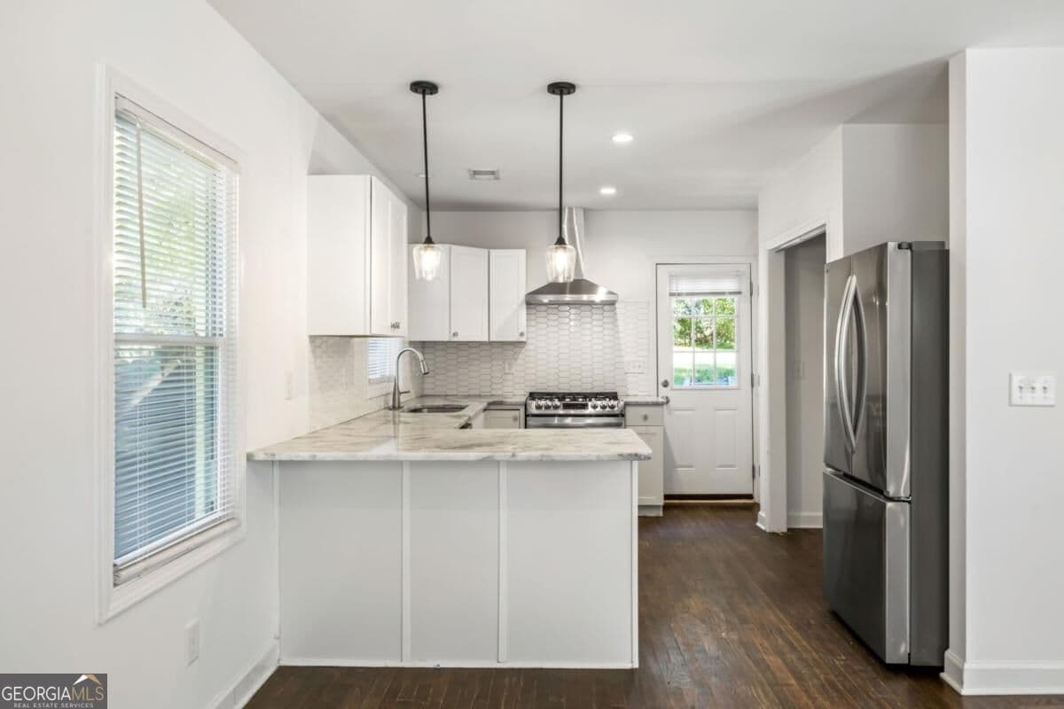 3 bedroom, 2 bathroom, 1,104 sq ft single family residence for sale at 2491 Glendale Circle, Smyrna, GA 30080 — photo 7
