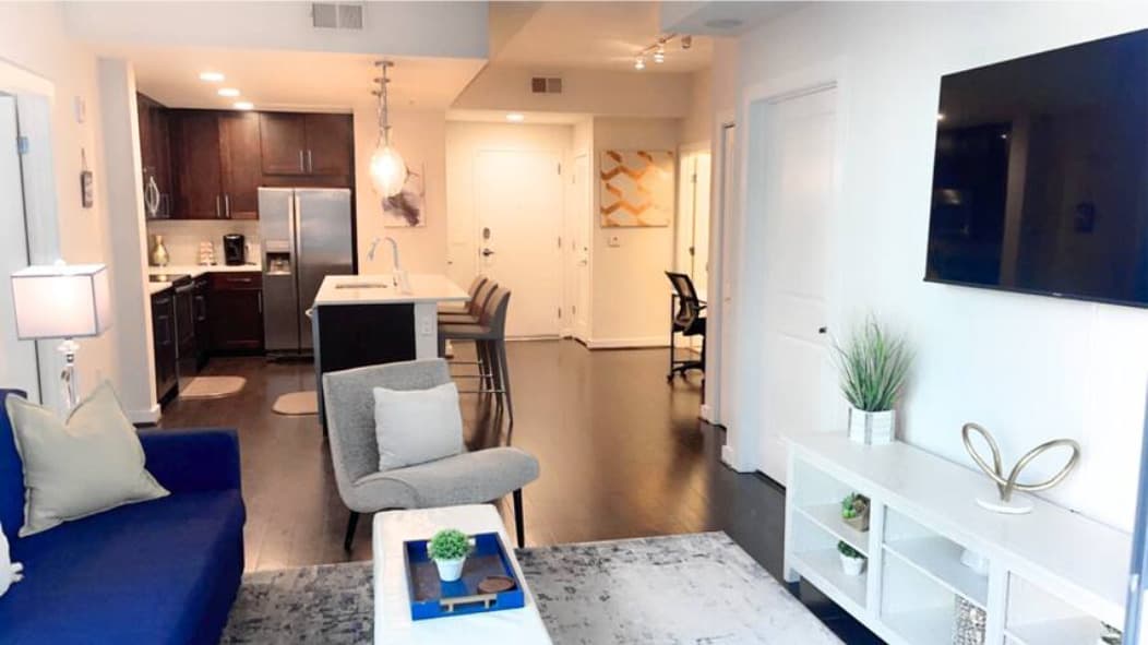 2 bedroom, 2 bathroom, 1,060 sq ft apartment for rent at 3380 NE Peachtree Road S06, Atlanta, GA 30326 for $4,390 a month — photo 2