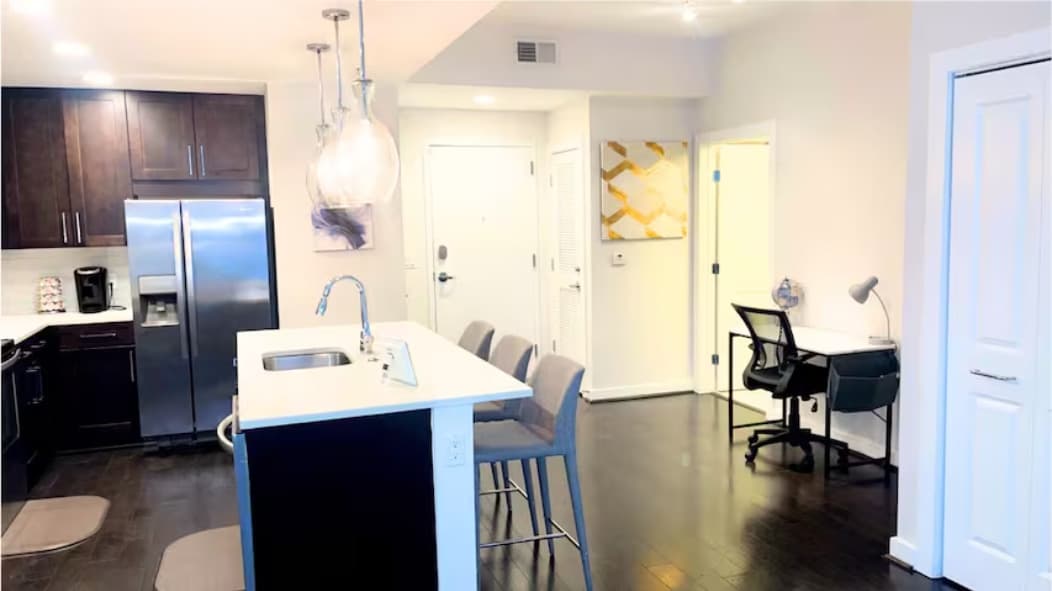 2 bedroom, 2 bathroom, 1,060 sq ft apartment for rent at 3380 NE Peachtree Road S06, Atlanta, GA 30326 for $4,390 a month — photo 4