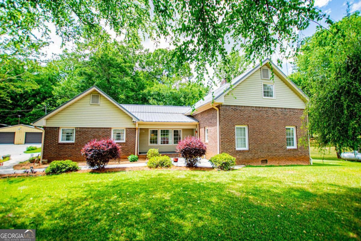 3 bedroom, 2 bathroom, 1,800 sq ft single family residence for sale at 436 County Rd 98, Ranburne, AL 36273 — photo 2