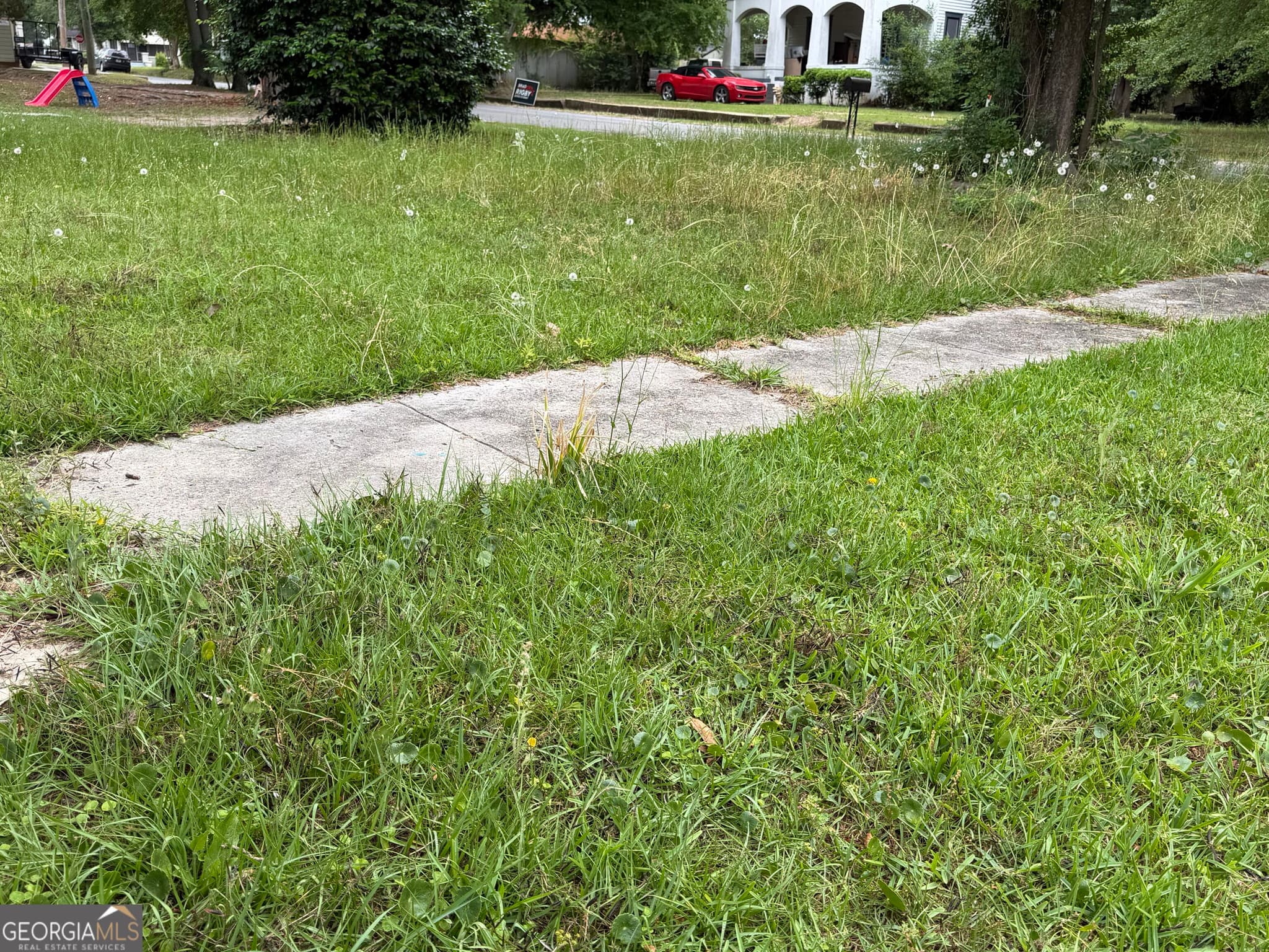 4 bedroom, 2 bathroom, 2,091 sq ft single family residence for sale at 225 W Jessamine Street, Fitzgerald, GA 31750 — photo 10