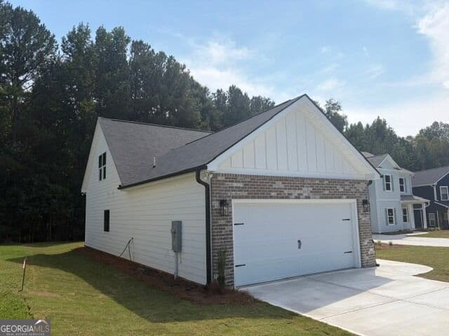 4 bedroom, 2.5 bathroom, 2,074 sq ft single family residence for sale at 135 Hunts Mill Circle, Griffin, GA 30224 — photo 2