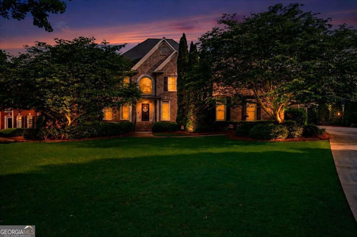 6 bedroom, 5.5 bathroom, 6,271 sq ft single family residence for sale at 7630 Stratton Pte, Suwanee, GA 30024 — photo 2