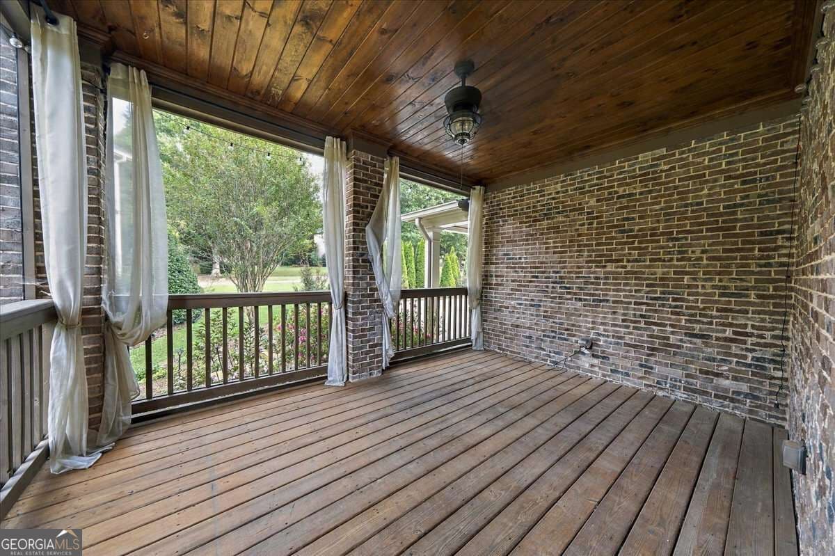 6 bedroom, 5.5 bathroom, 6,271 sq ft single family residence for sale at 7630 Stratton Pte, Suwanee, GA 30024 — photo 7