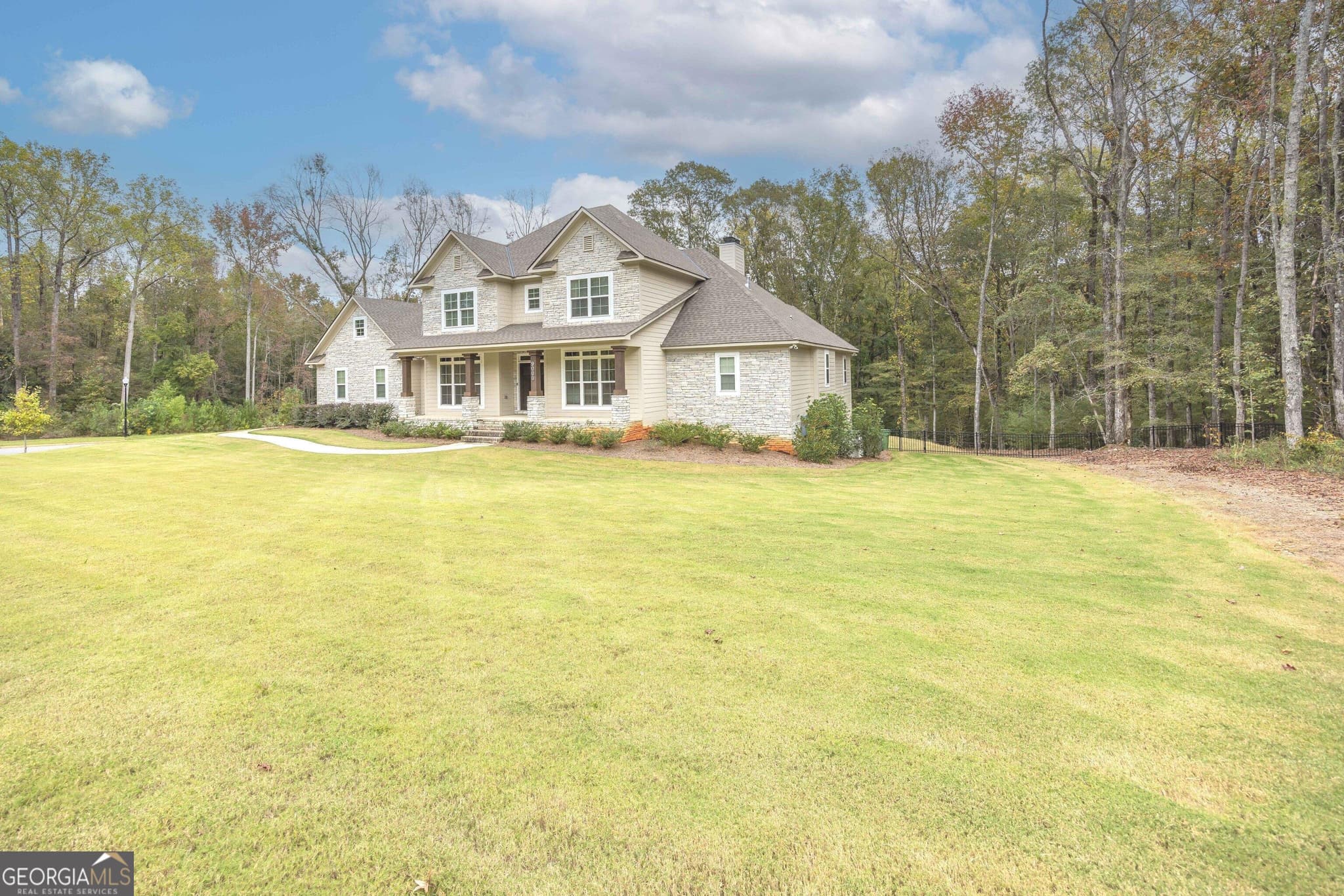 5 bedroom, 4.5 bathroom, 4,011 sq ft single family residence sold at 9000 Stanford Court, Midland, GA 31820