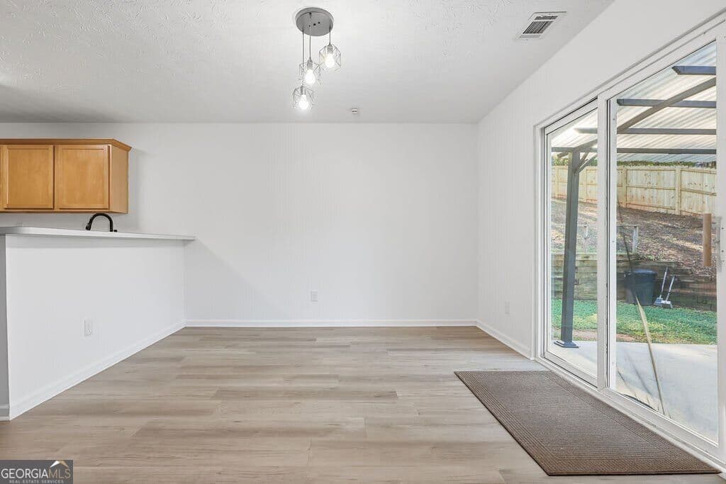 3 bedroom, 2 bathroom, 1,611 sq ft single family residence for sale at 605 Maple Forge Drive, Athens, GA 30606 — photo 6