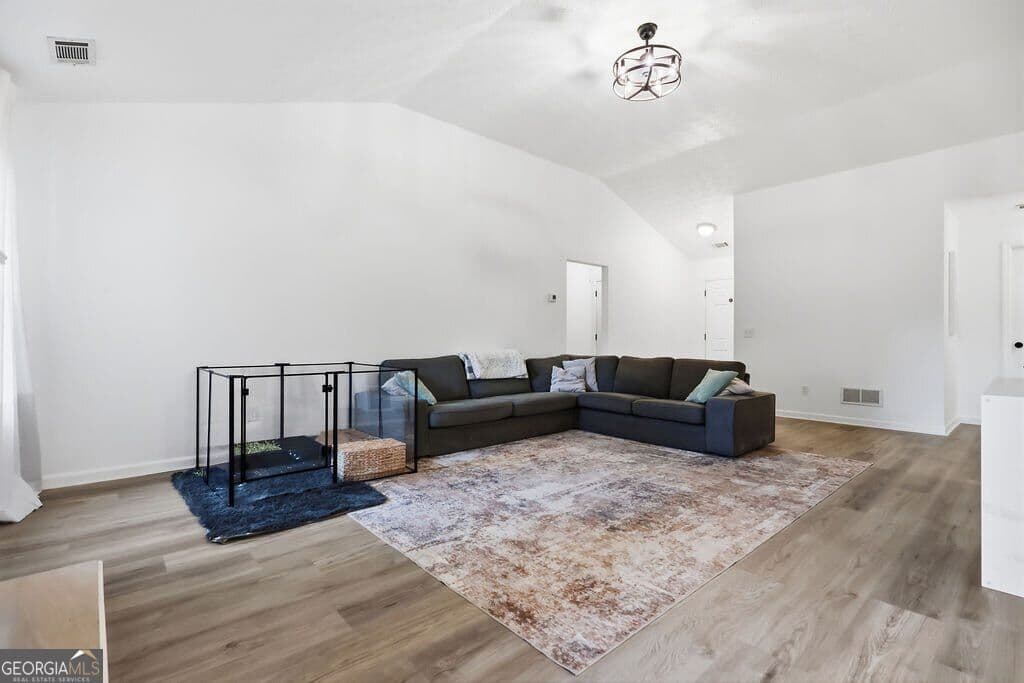 3 bedroom, 2 bathroom, 1,611 sq ft single family residence for sale at 605 Maple Forge Drive, Athens, GA 30606 — photo 5