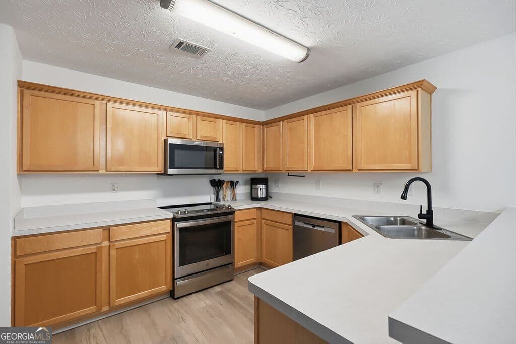 3 bedroom, 2 bathroom, 1,611 sq ft single family residence for sale at 605 Maple Forge Drive, Athens, GA 30606 — photo 9