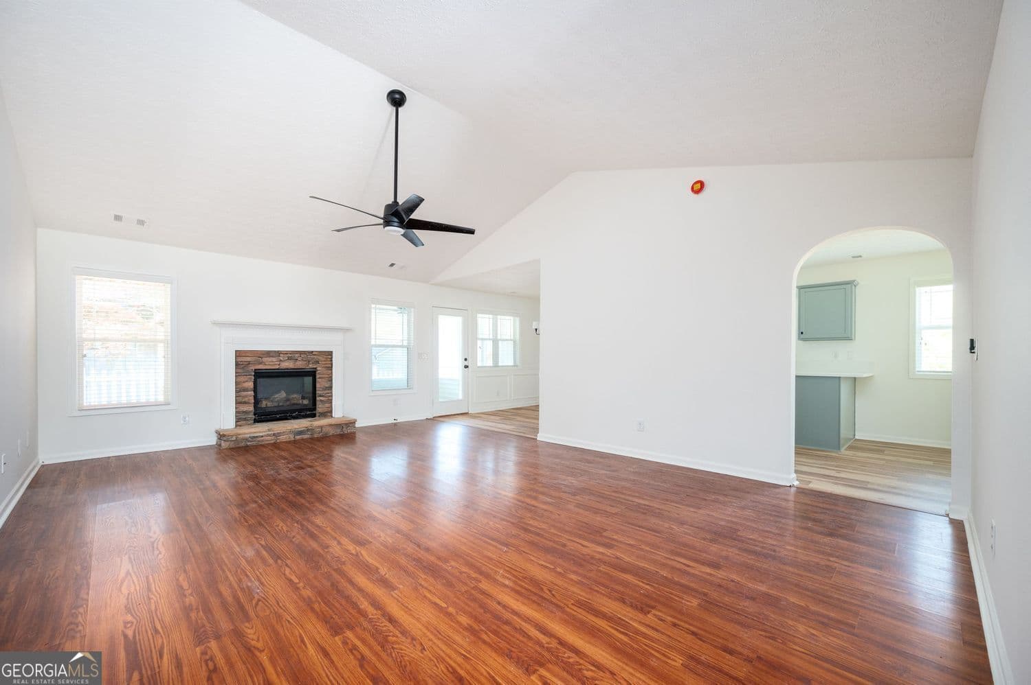 3 bedroom, 2 bathroom, 1,530 sq ft single family residence for sale at 306 Day Lily Way, Villa Rica, GA 30180 — photo 4