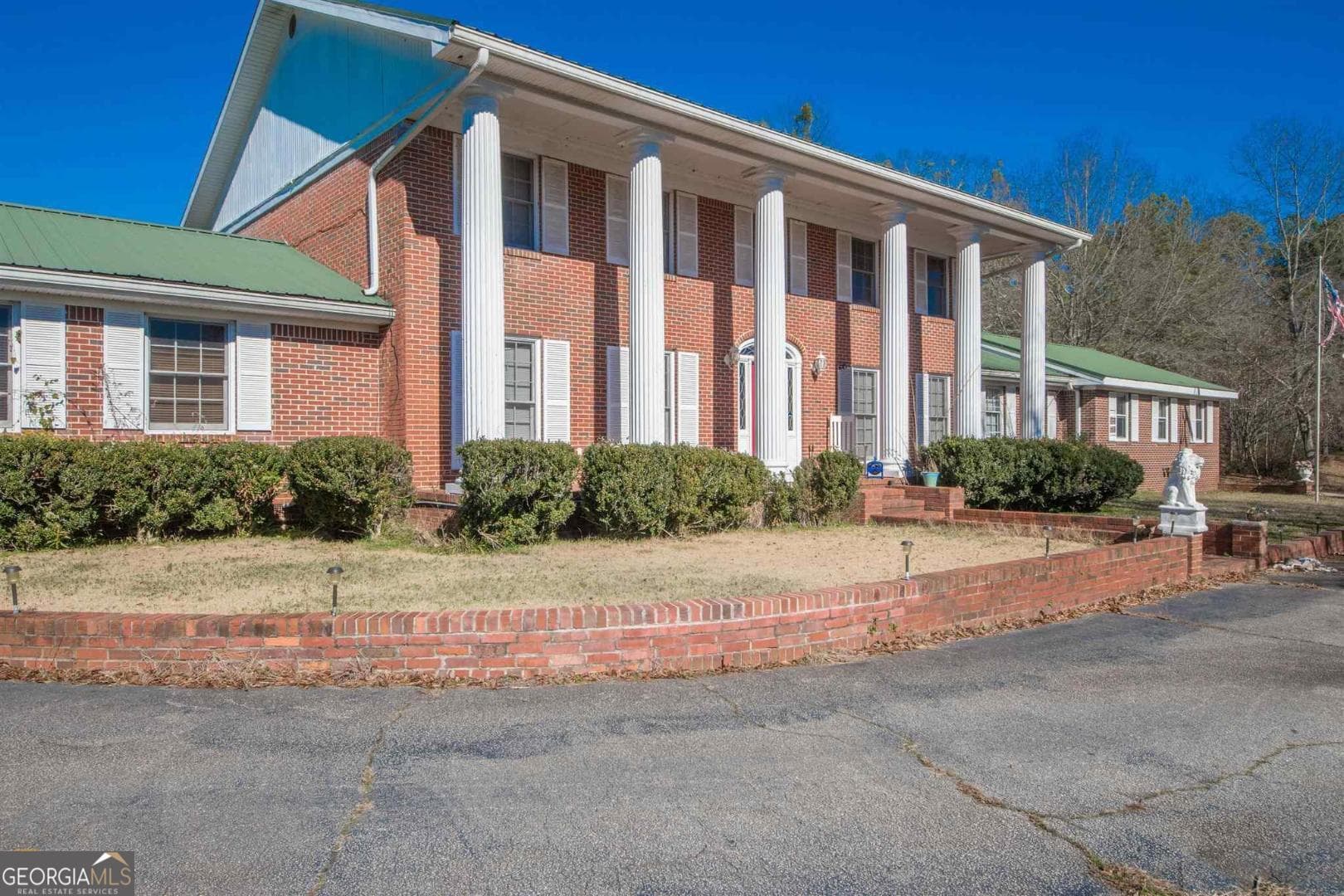 5 bedroom, 6.5 bathroom, 4,612 sq ft single family residence for sale at 3861 Newnan Road, Griffin, GA 30223 — photo 2