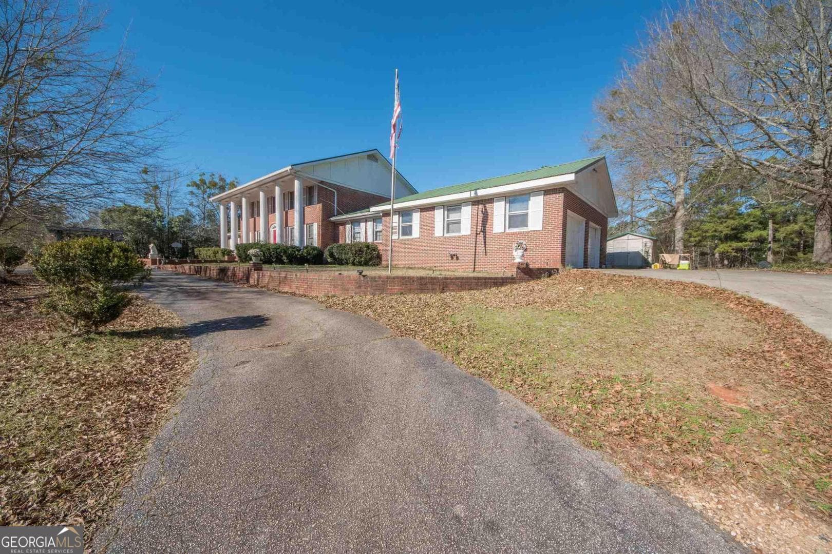 5 bedroom, 6.5 bathroom, 4,612 sq ft single family residence for sale at 3861 Newnan Road, Griffin, GA 30223 — photo 3