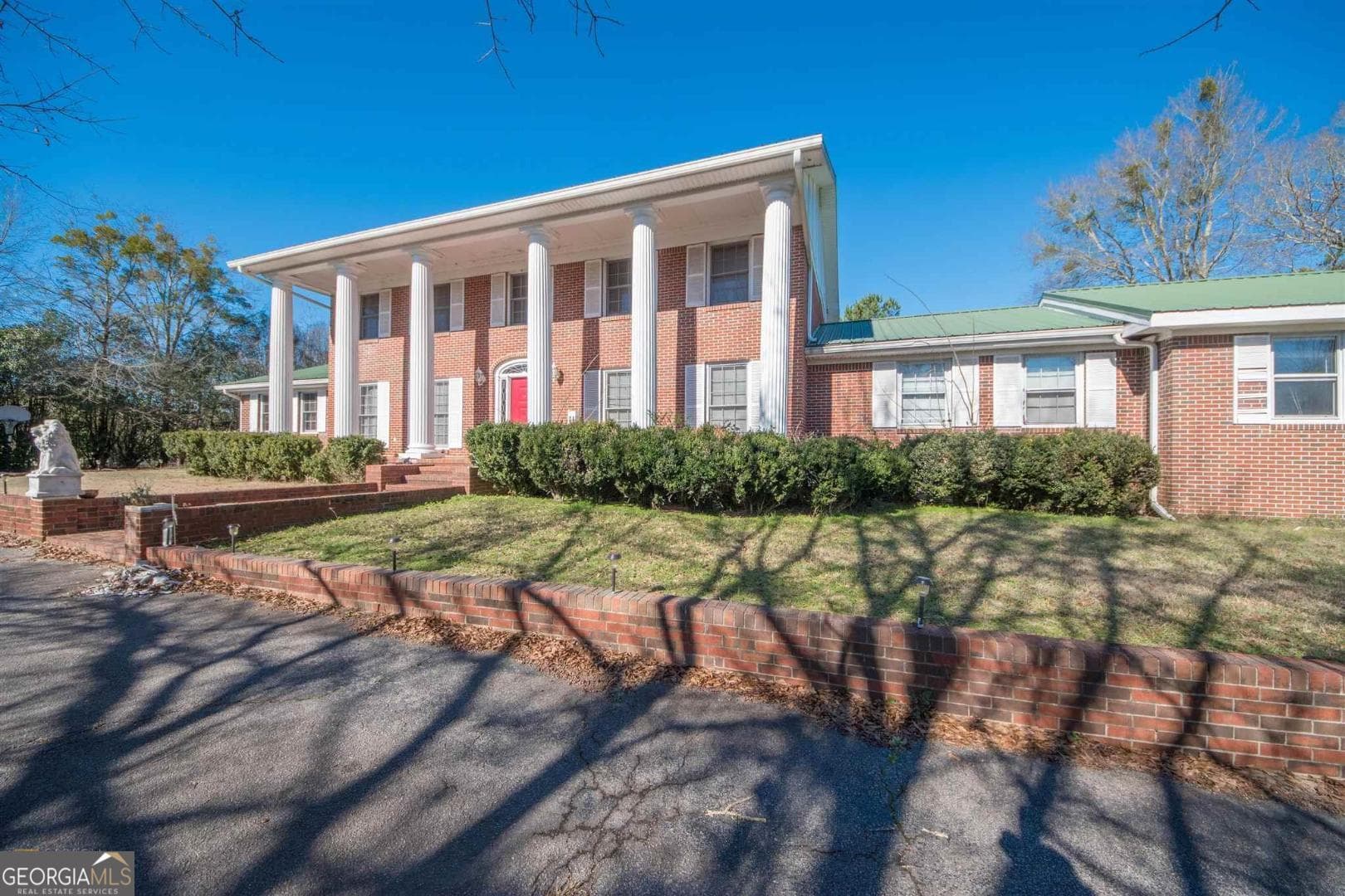 5 bedroom, 6.5 bathroom, 4,612 sq ft single family residence for sale at 3861 Newnan Road, Griffin, GA 30223 — photo 5