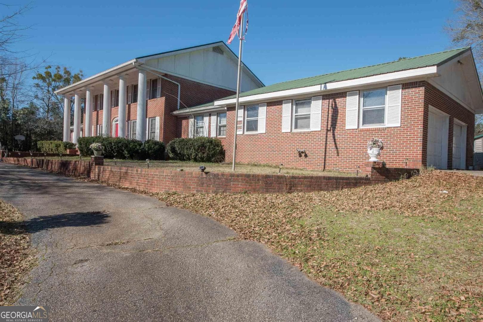 5 bedroom, 6.5 bathroom, 4,612 sq ft single family residence for sale at 3861 Newnan Road, Griffin, GA 30223 — photo 4