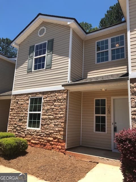4 bedroom, 3 bathroom, 1,624 sq ft townhouse for sale at 120 Heritage Way, Jackson, GA 30233