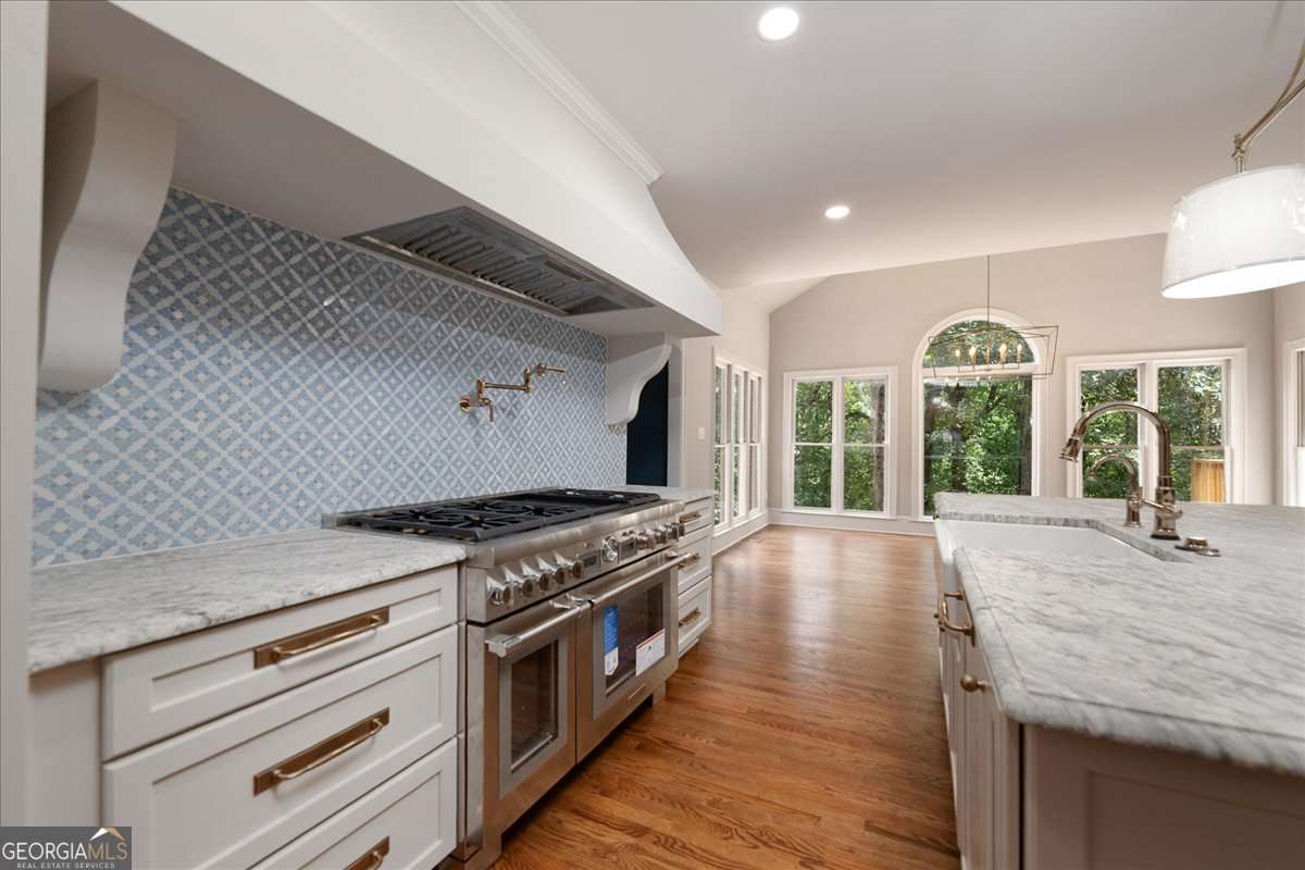 6 bedroom, 4.5 bathroom, 7,086 sq ft single family residence for sale at 1350 Allgood Road, Athens, GA 30606 — photo 9