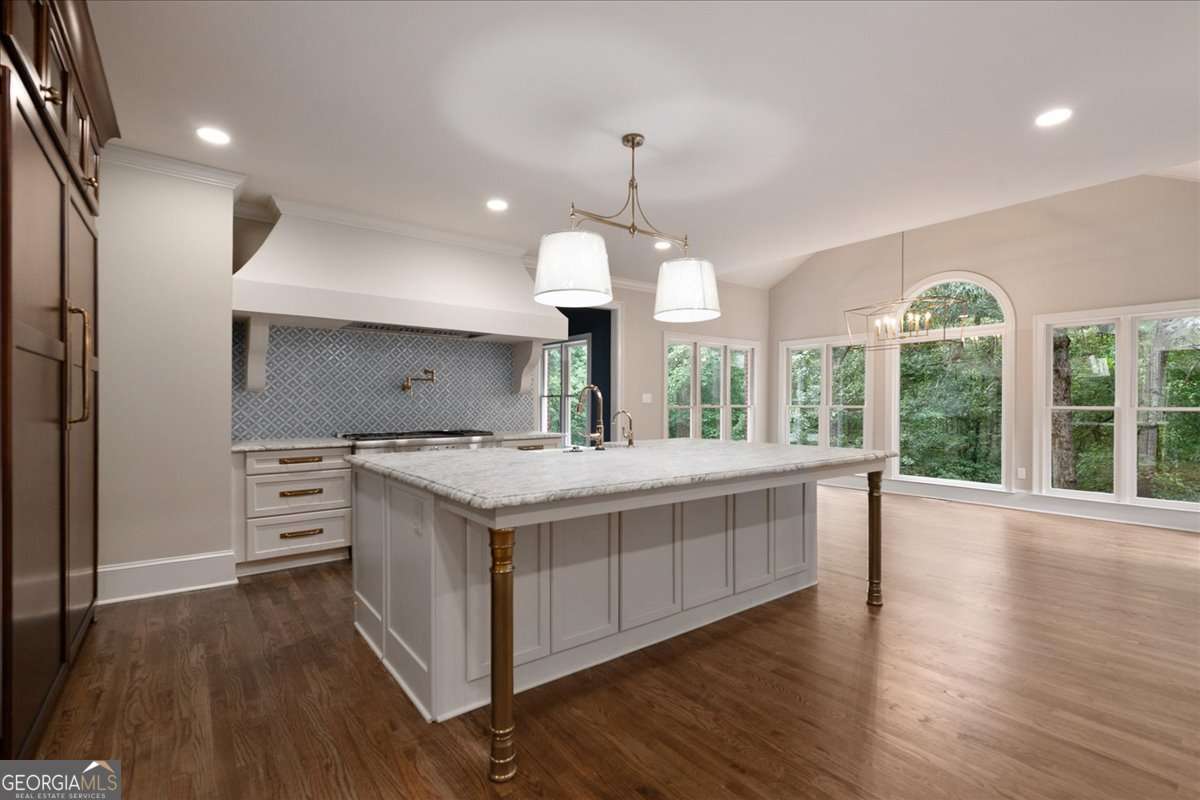 6 bedroom, 4.5 bathroom, 7,086 sq ft single family residence for sale at 1350 Allgood Road, Athens, GA 30606 — photo 8