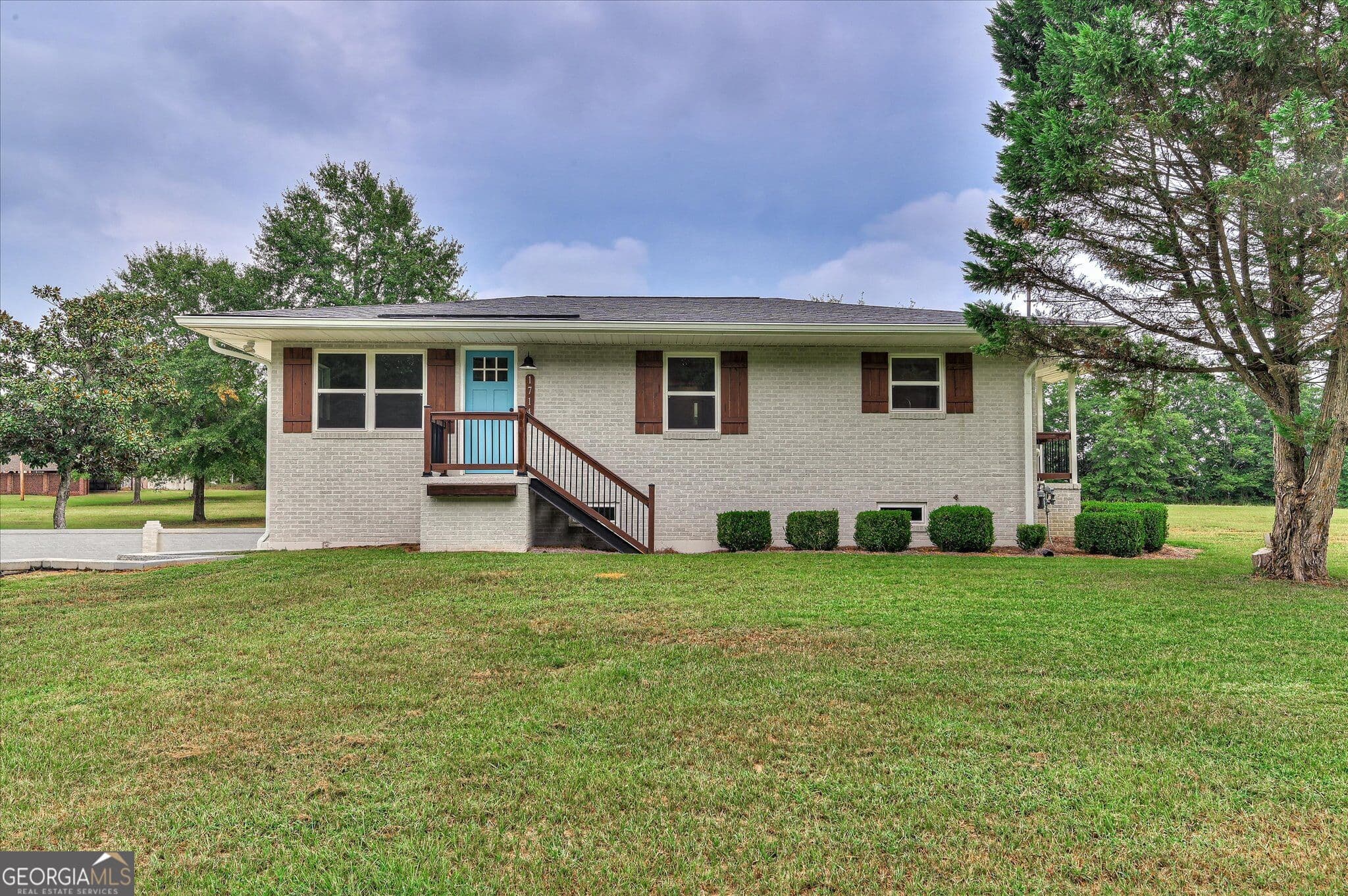 2 bedroom, 2 bathroom, 1,809 sq ft single family residence for sale at 1714 Wrens Highway, Thomson, GA 30824 — photo 1 of 35