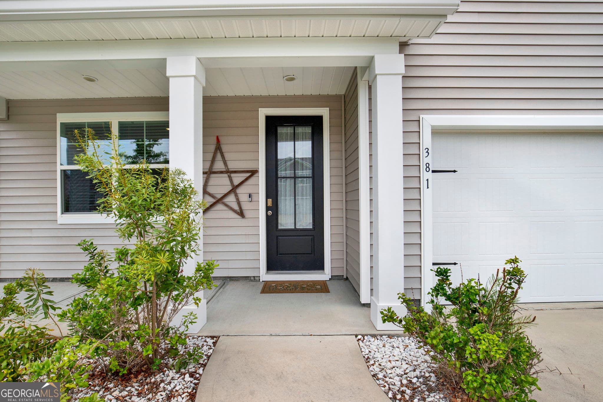 5 bedroom, 3 bathroom, 2,556 sq ft single family residence for sale at 381 Hogan Drive, Richmond Hill, GA 31324 — photo 4