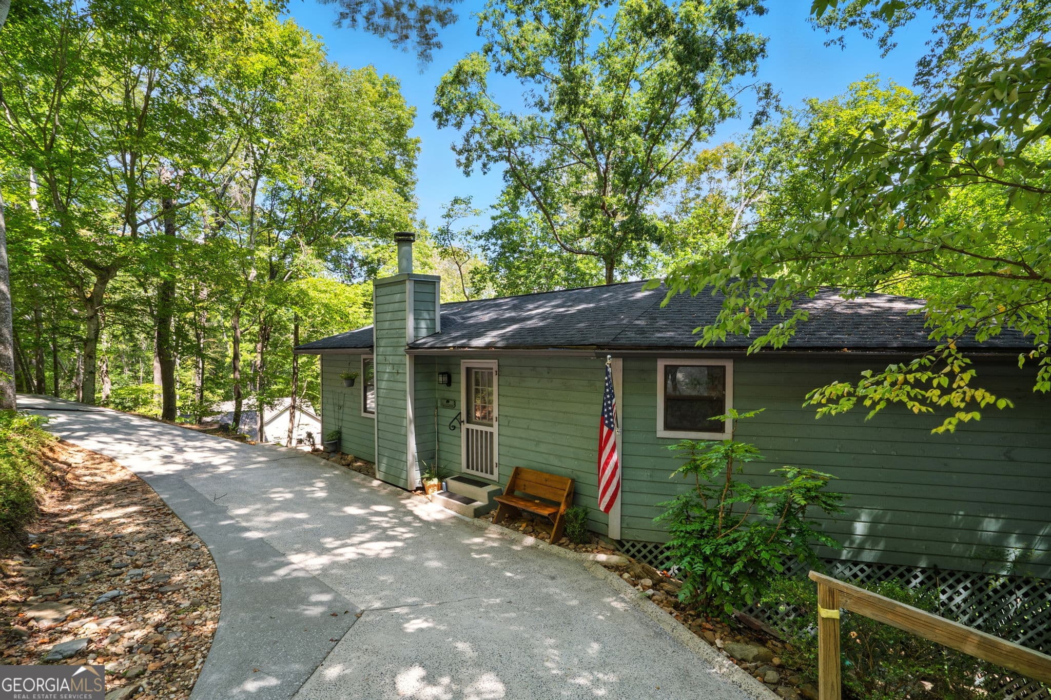 3 bedroom, 3 bathroom, 1,750 sq ft single family residence for sale at 816 Mulligan Way, Jasper, GA 30143 — photo 2