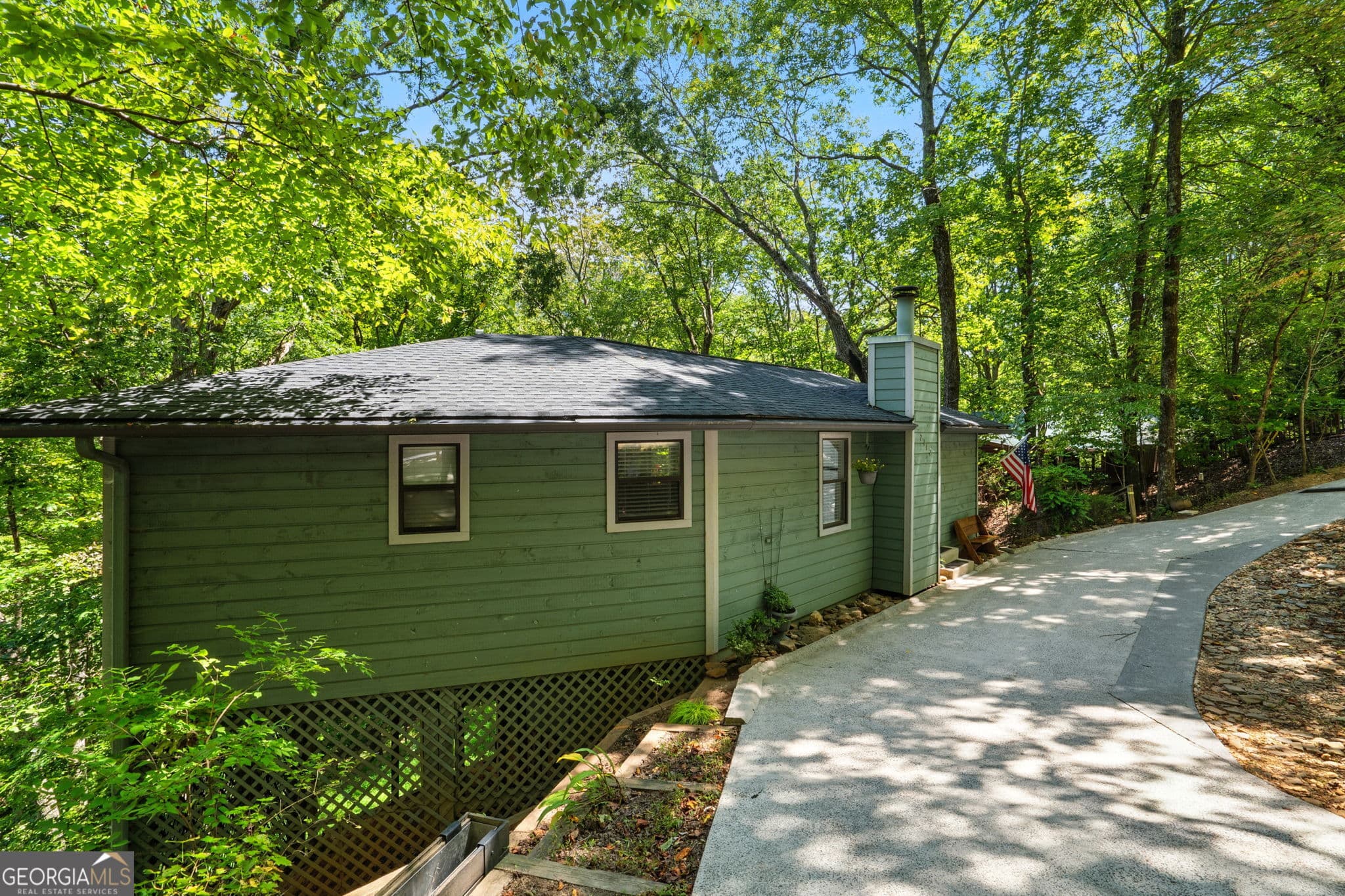 3 bedroom, 3 bathroom, 1,750 sq ft single family residence for sale at 816 Mulligan Way, Jasper, GA 30143 — photo 3