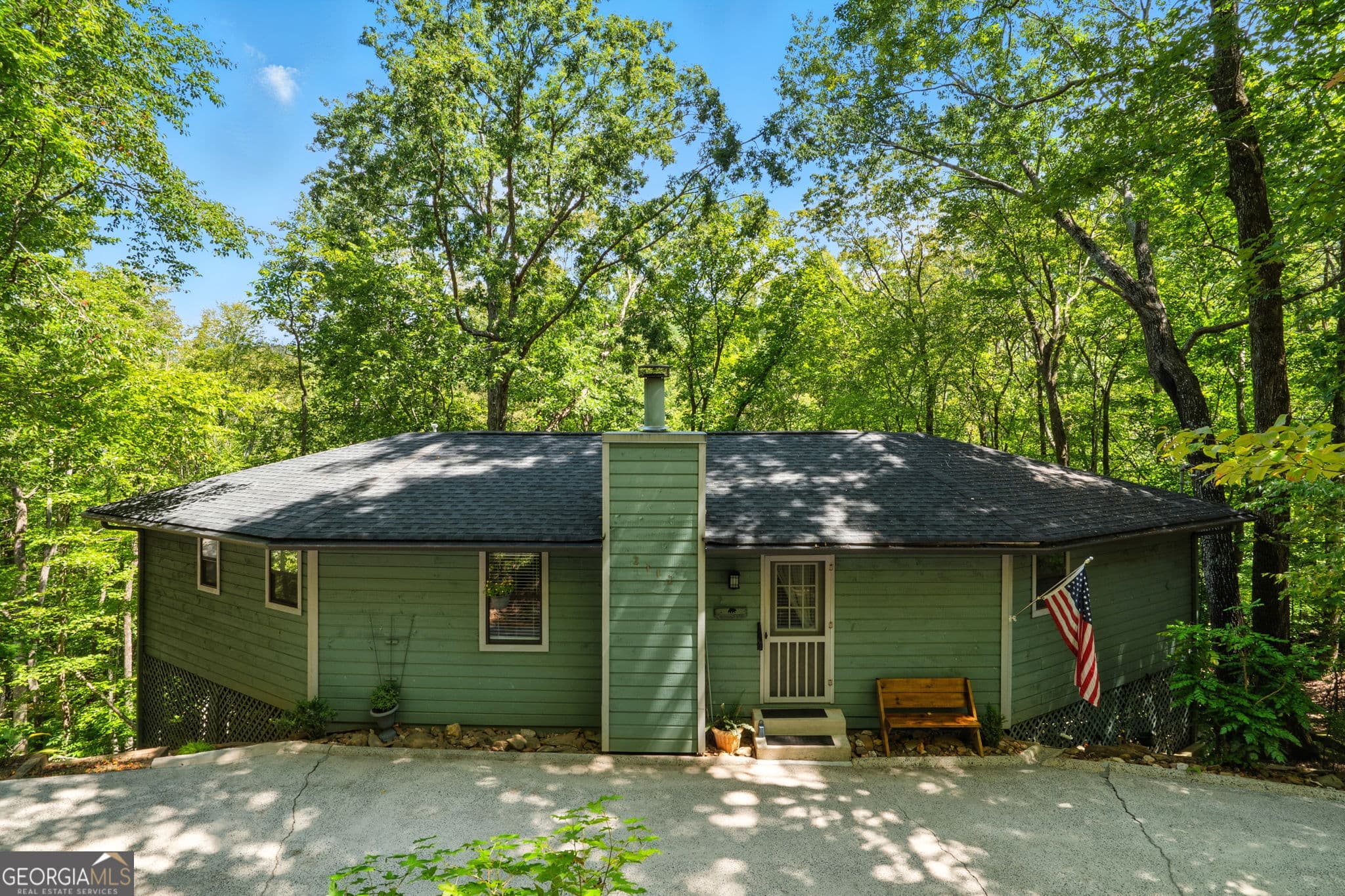 3 bedroom, 3 bathroom, 1,750 sq ft single family residence for sale at 816 Mulligan Way, Jasper, GA 30143