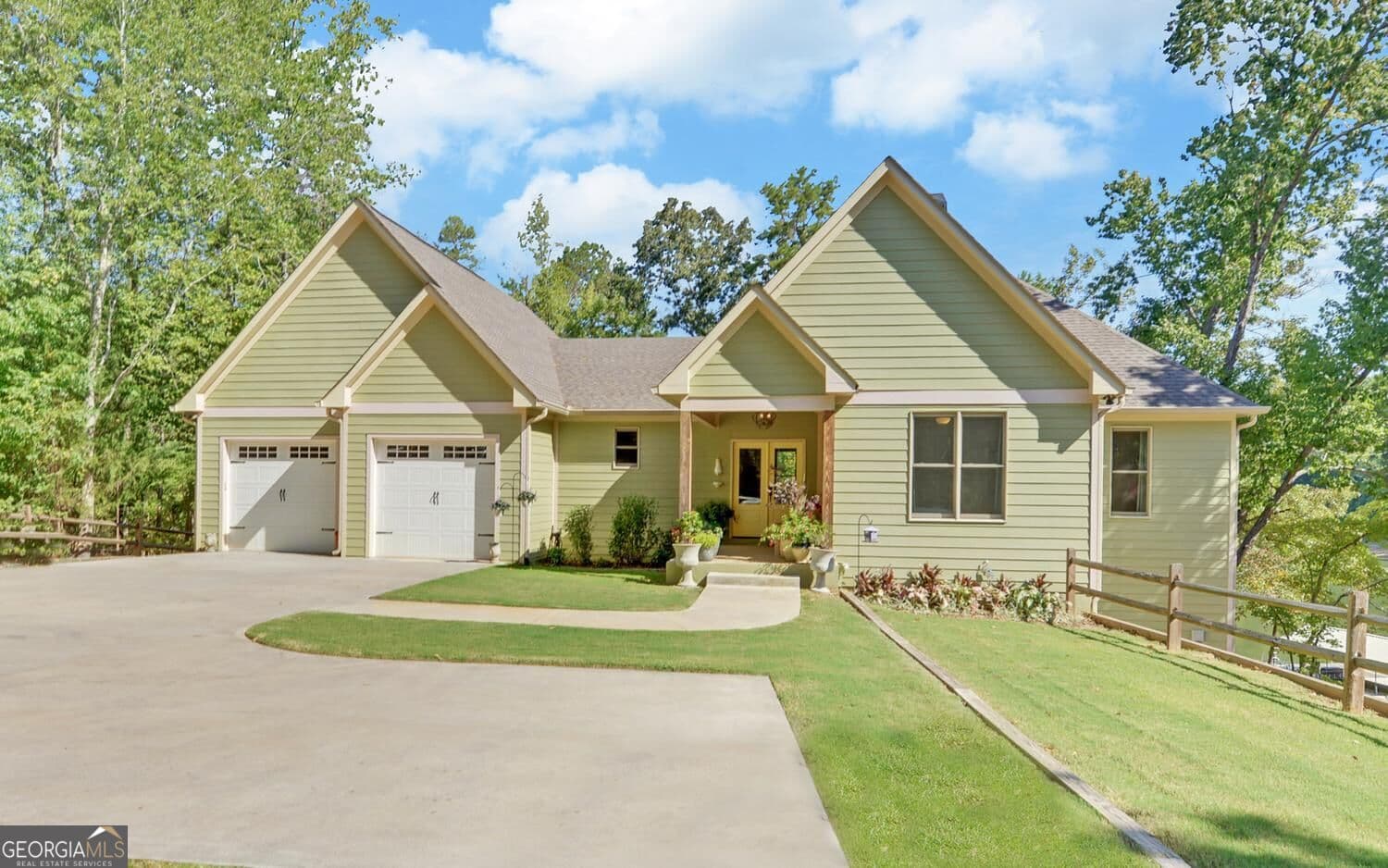 7 bedroom, 5.5 bathroom, 5,328 sq ft single family residence for sale at 675 Old Mill Road, Hartwell, GA 30643 — photo 1 of 84