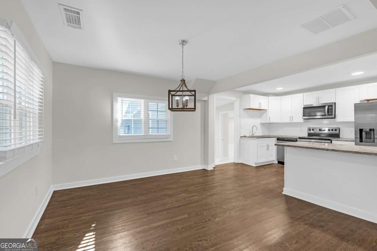 3 bedroom, 2 bathroom, 1,700 sq ft single family residence for sale at 2105 S Stone Mountain Lithonia Road, Lithonia, GA 30058 — photo 7